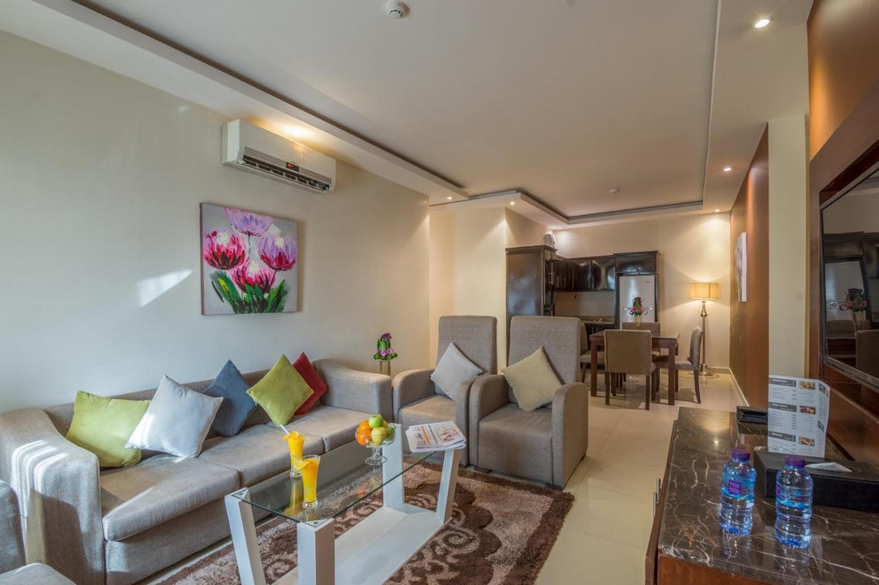 Al Muhaidb Jarir - Al Malaz Riaad Buitenkant foto